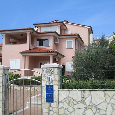 Apartments Villa Fernetich 普莱曼图拉 外观 照片