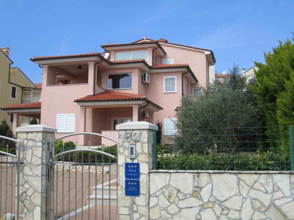 Apartments Villa Fernetich 普莱曼图拉 外观 照片