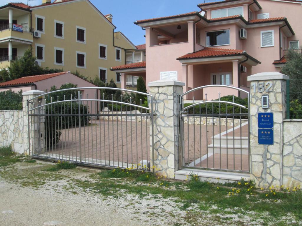 Apartments Villa Fernetich 普莱曼图拉 外观 照片