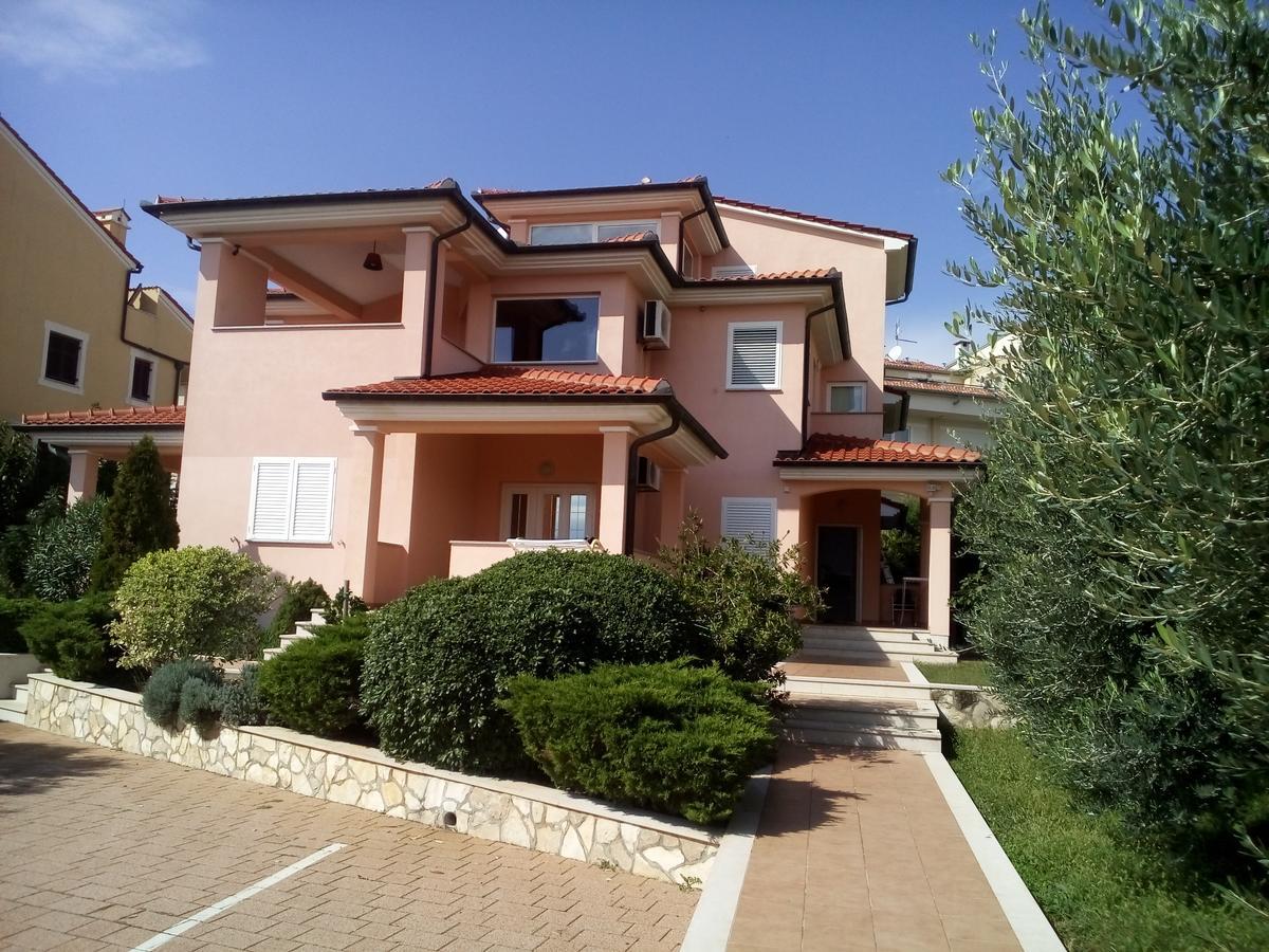 Apartments Villa Fernetich 普莱曼图拉 外观 照片